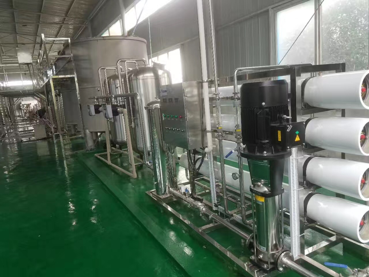 آلة تعبئة وتغطية المشروبات أحادية الكتلة - معالجة المياه