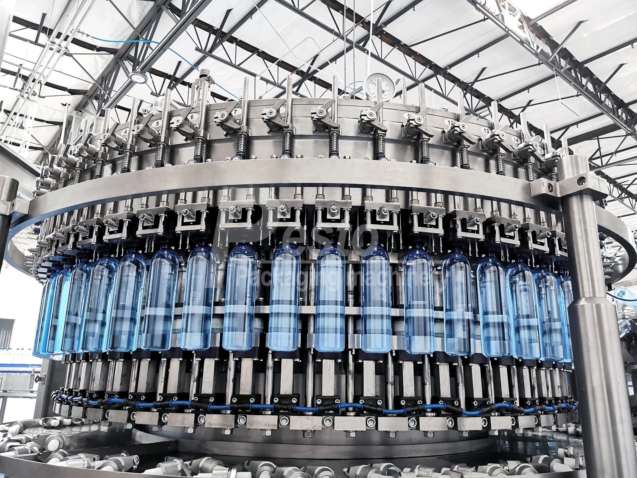 آلة تعبئة الزجاجات