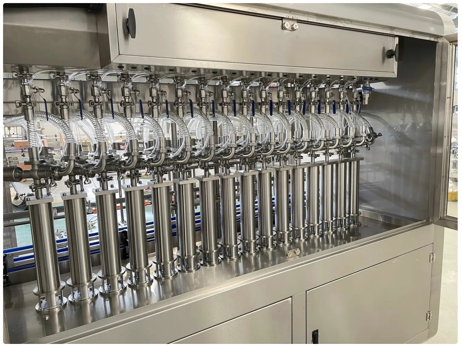 المكبس أم المضخة المغناطيسية: أيهما أفضل لملء زيت التشحيم؟